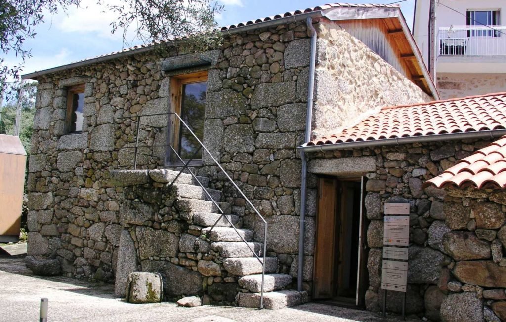 Centro Interpretativo e Gabinete de Apoio Arqueológico da Villa Romana de Sendim