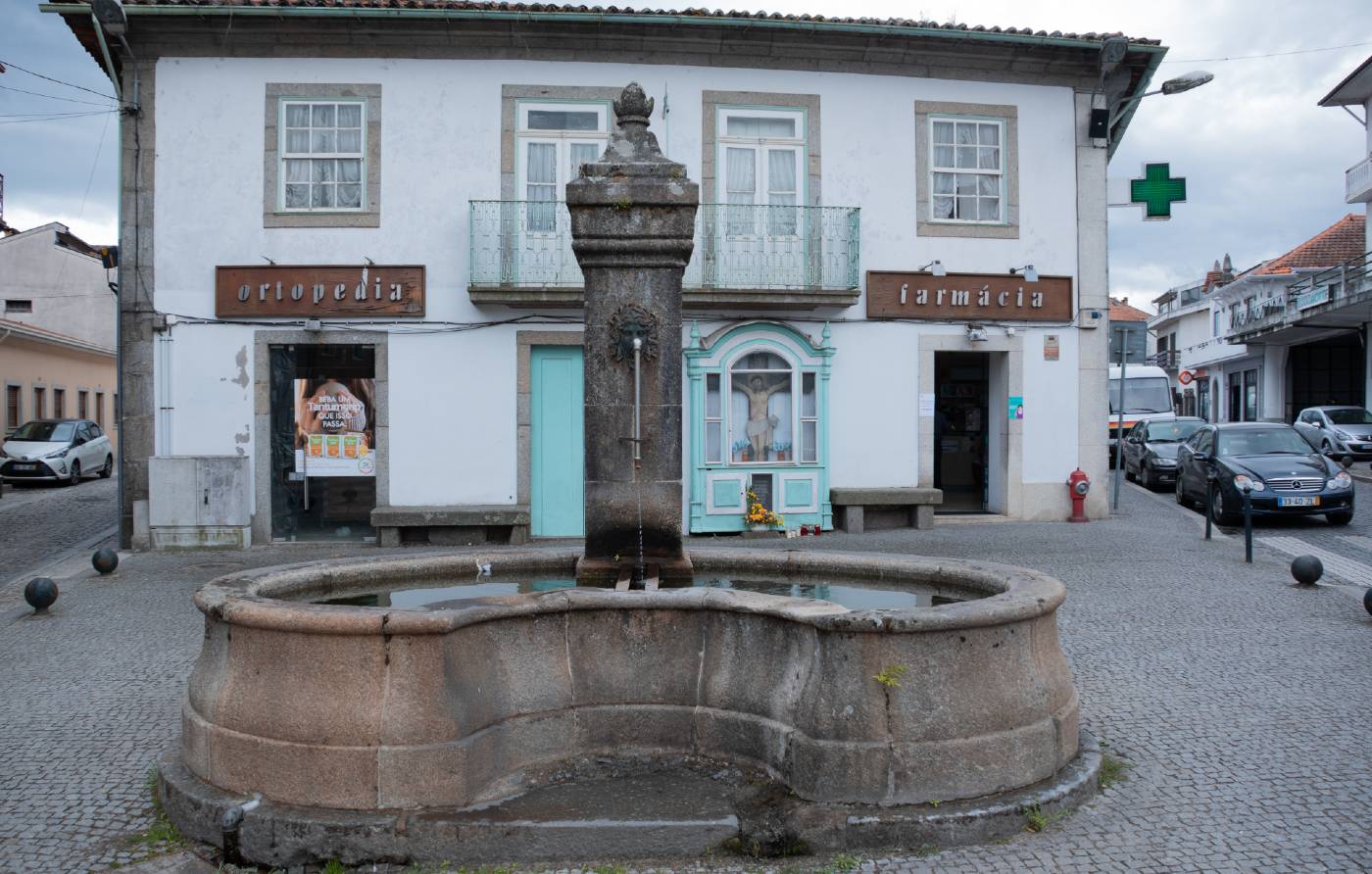 3. Fonte da Praça Dr. António Inácio Coimbra