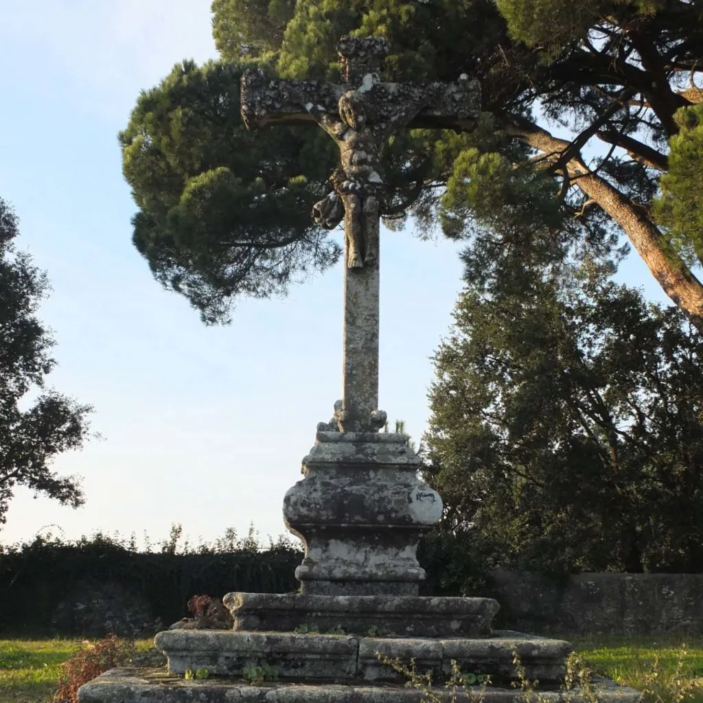 8.	Cruzeiro e Via Medieval da Piedade – Mosteiro de Caramos