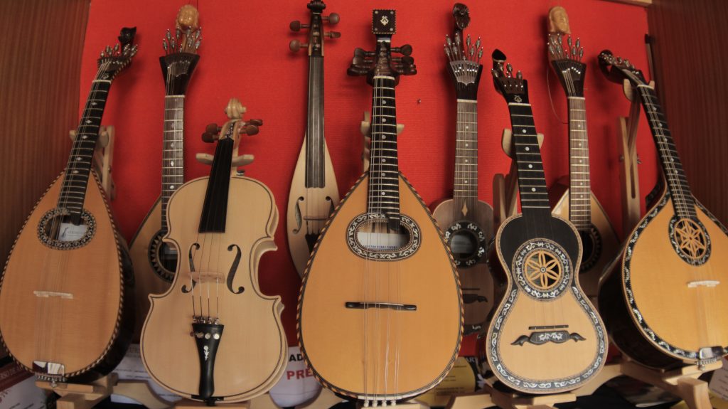 Instrumentos Manuais de Corda - Oficina de António Vieira
